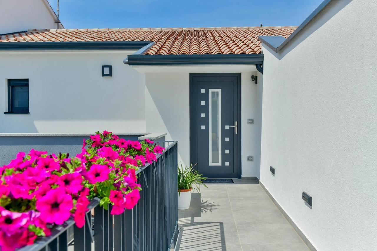 Apartment Aura Poreč Exteriör bild