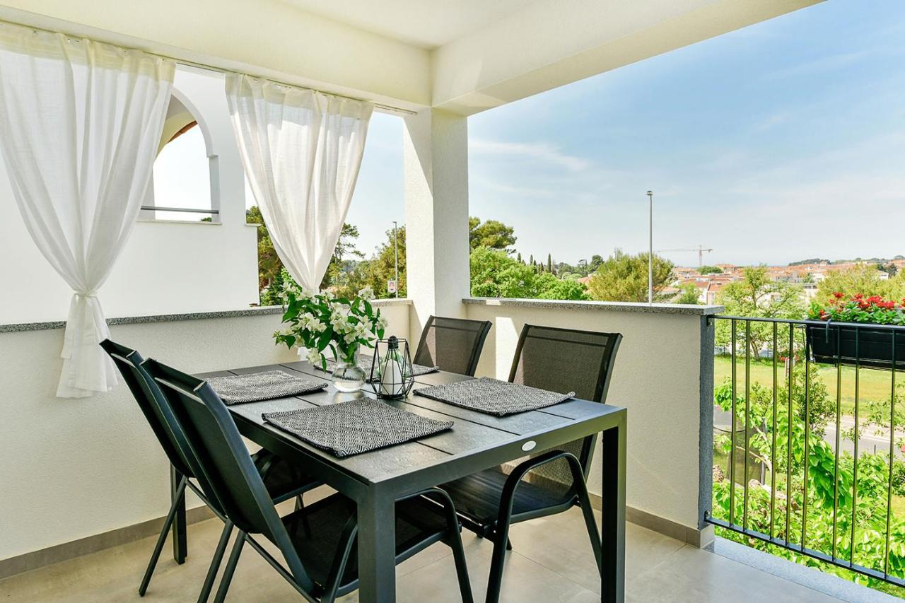 Apartment Aura Poreč Exteriör bild